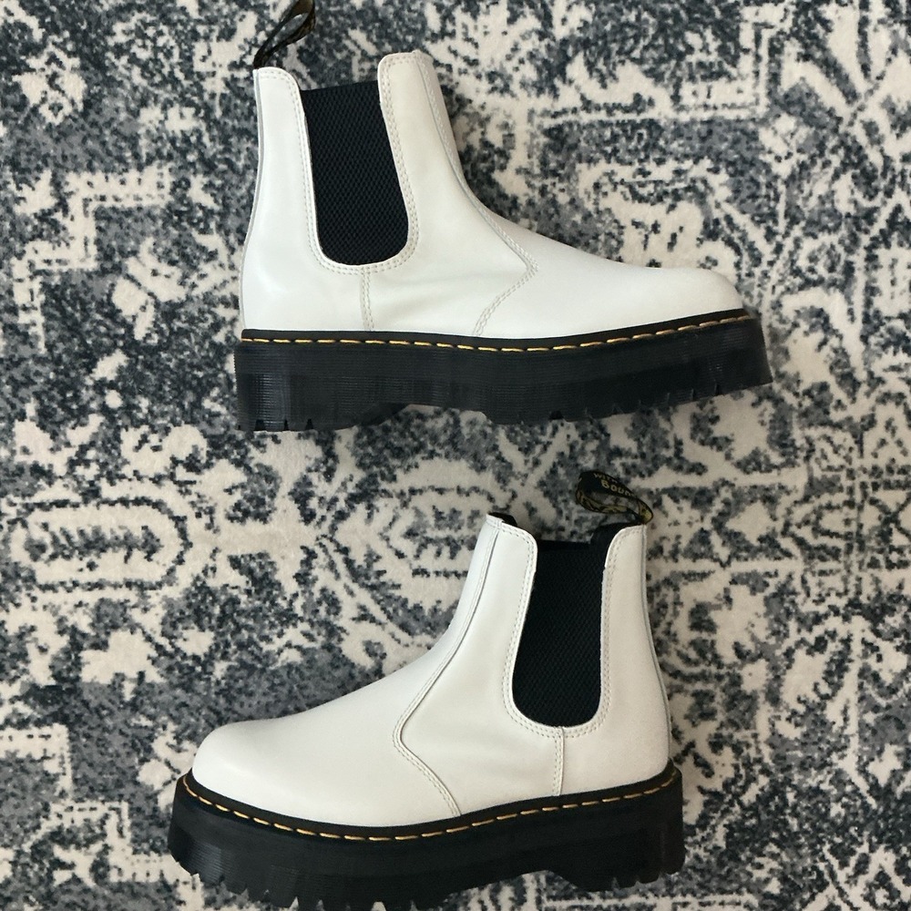 Doc Dr. Martens 2976 Quad Platform Chelsea Boots M 9 W 10 White Leather Pull On - Picture 8 of 10